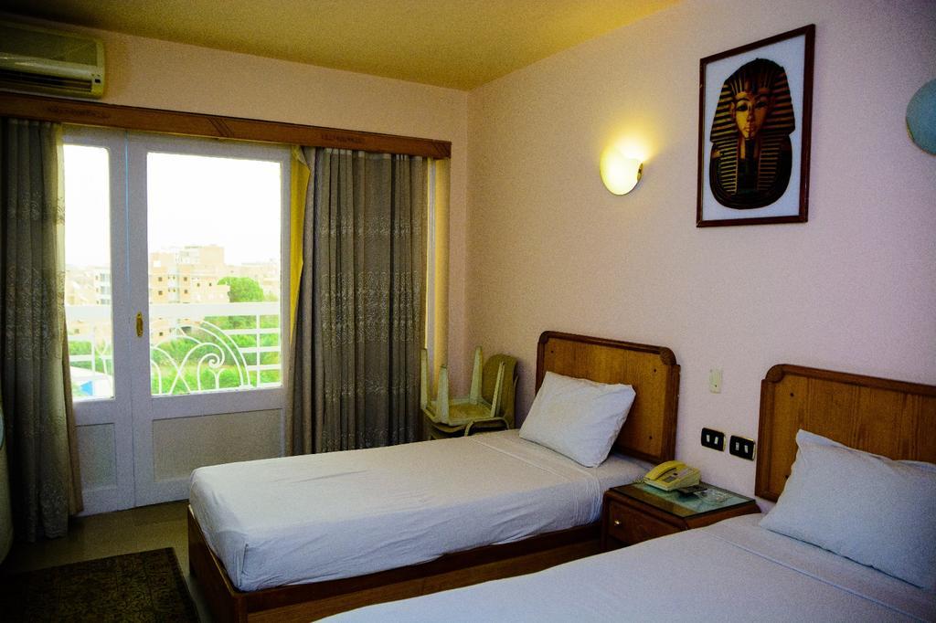 New Pola Hotel ルクソール エクステリア 写真